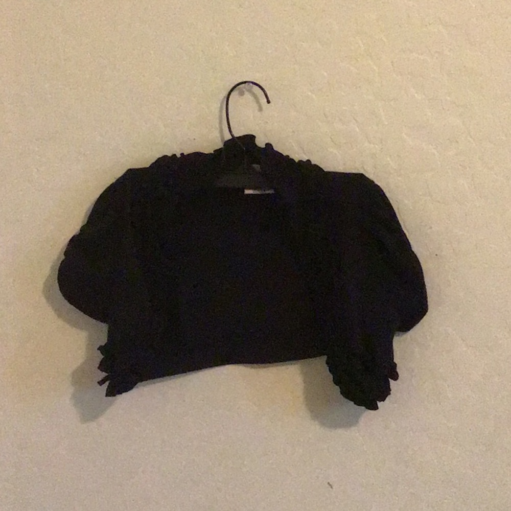 A 2 hip sleeveless short cardigan